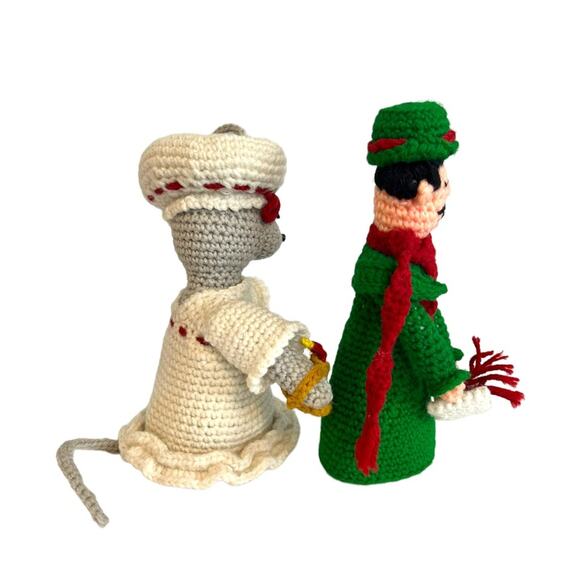 Vintage Handcrafted Holiday Decoration Caroler Mouse Hand Knit Figures - Picture 4 of 15